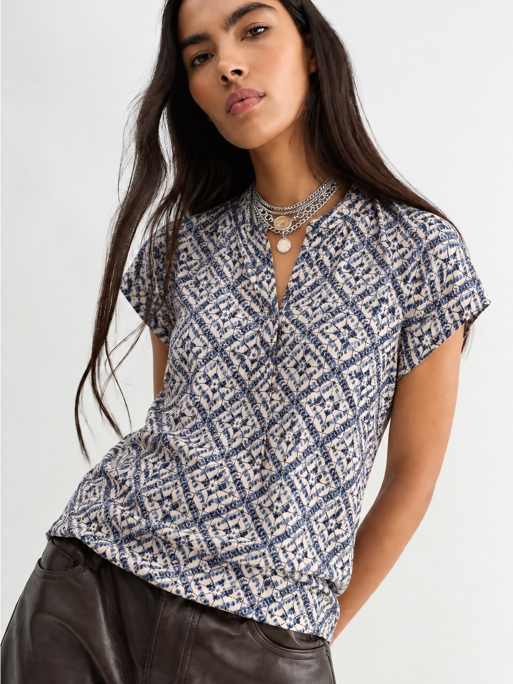 304. Diamond Print Short-Sleeve Top - Blue/White